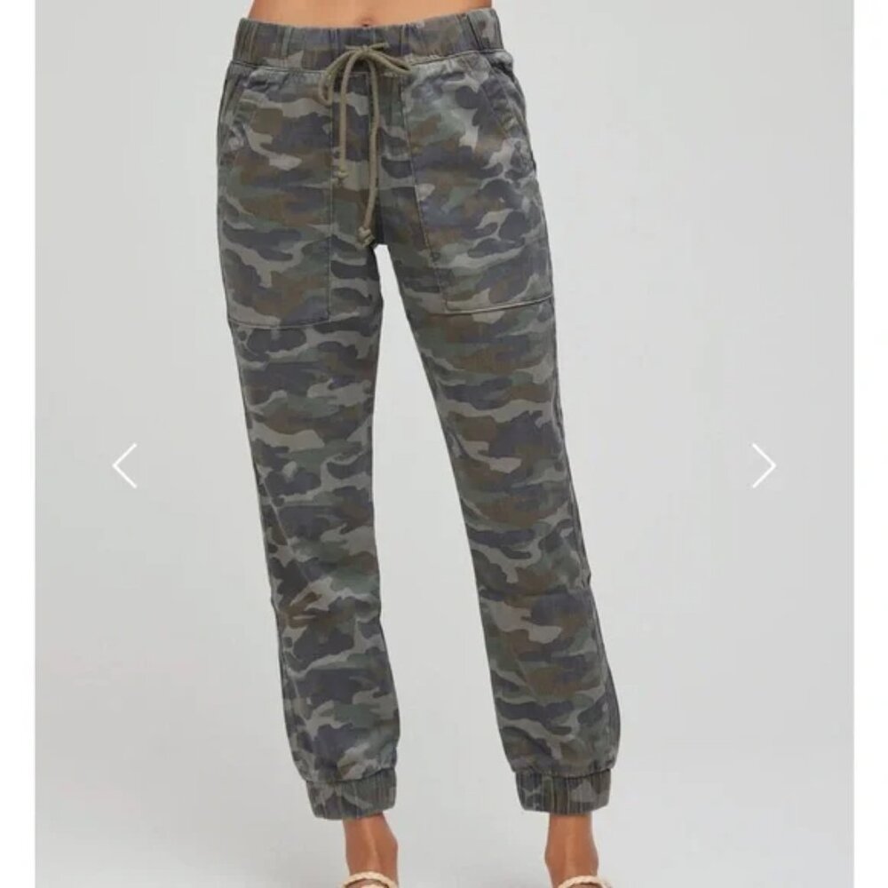 NWOT - Bella Dahl Camo Pocket Jogger Pants - Size Medium